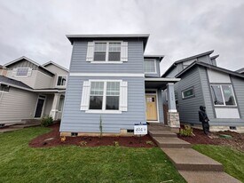 7344 SE Madrone St in Hillsboro, OR - Building Photo