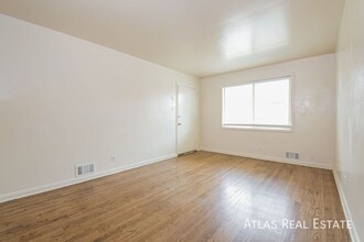 4525 E Yale Ave in Denver, CO - Building Photo - Building Photo