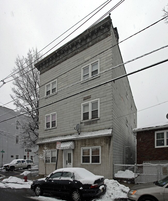 76 Paterson St in Jersey City, NJ - Building Photo - Building Photo