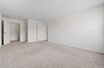 Dulles Center Apartments - Tax Credit in Herndon, VA - Building Photo - Building Photo