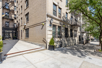 69 Tiemann Pl in New York, NY - Building Photo - Building Photo