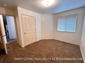 1810 S Barlow Ln in Boise, ID - Building Photo - Building Photo