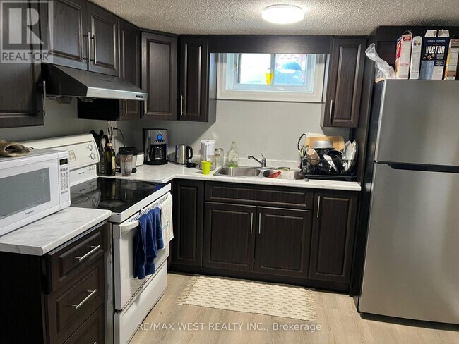 54 James St in Caledon, ON - Building Photo - Building Photo