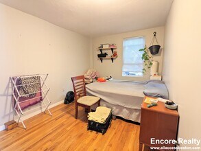 429 Franklin St in Cambridge, MA - Building Photo - Building Photo