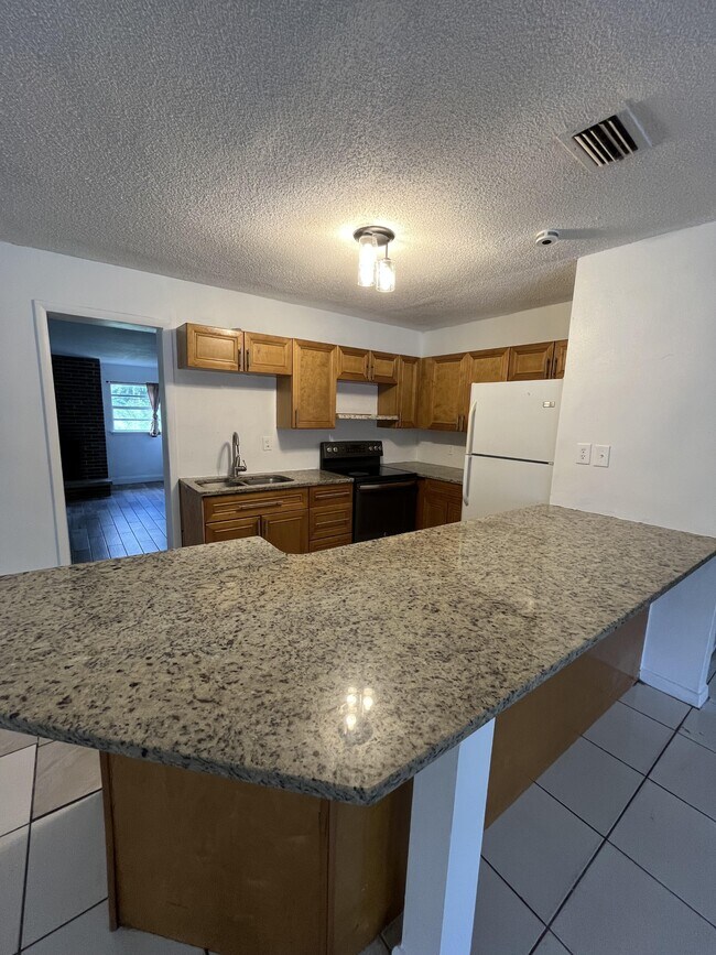 5825 Hornet Dr in Orlando, FL - Building Photo - Building Photo