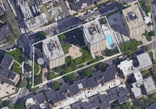 10210 66th Rd, Unit 25E in Forest Hills, NY - Foto de edificio - Building Photo