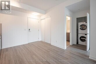 94 Eastdale Ave in Toronto, ON - Building Photo - Building Photo