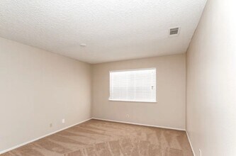 32428 Giverny Ct in Winchester, CA - Building Photo - Building Photo