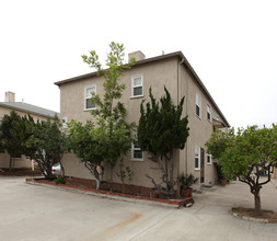 4462-4468 Illinois St in San Diego, CA - Foto de edificio - Building Photo