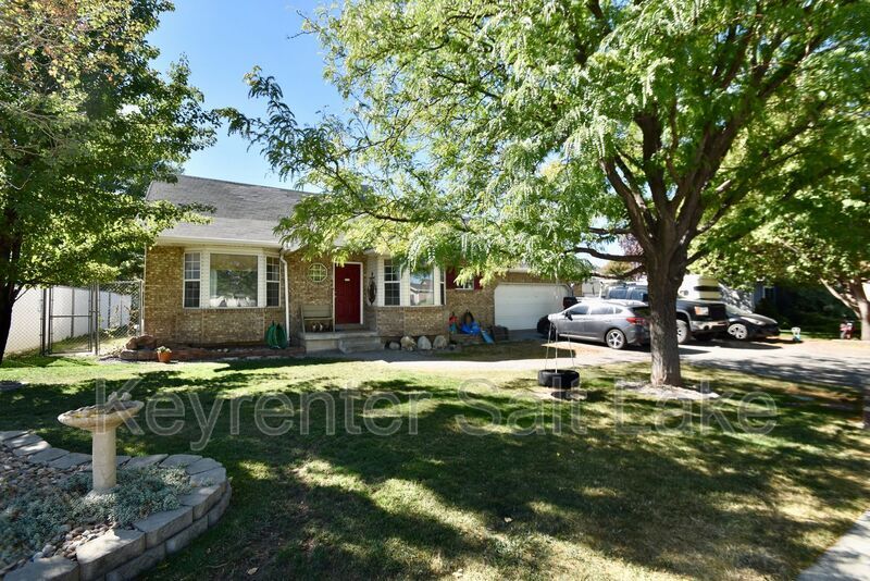 1227 W 1835 N in Lehi, UT - Building Photo