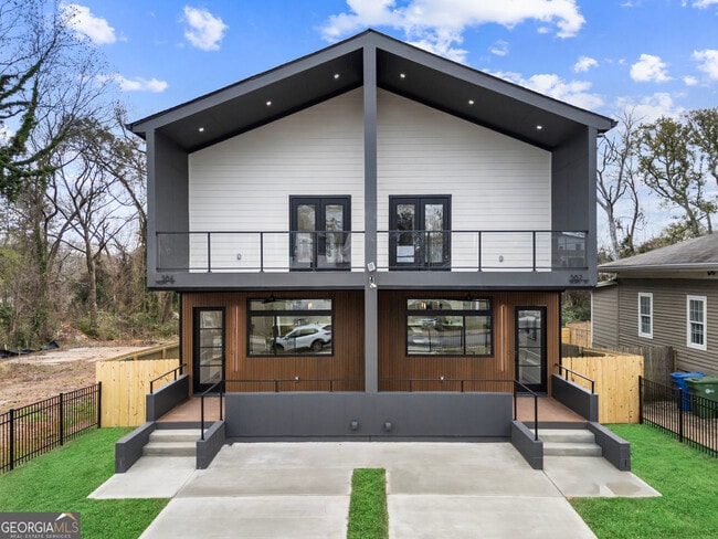 property at 582 Hope St SW