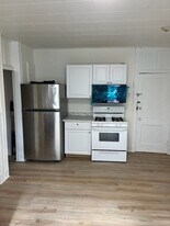 119 Atlantic Ave, Unit 1 in Revere, MA - Building Photo