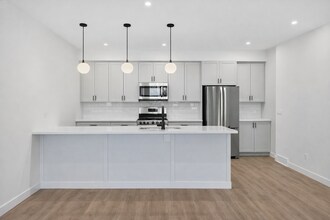 10320-10147 147 St NW in Edmonton, AB - Building Photo - Building Photo