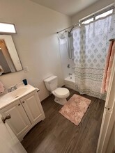 10800 Wright Rd in South Gate, CA - Building Photo - Building Photo