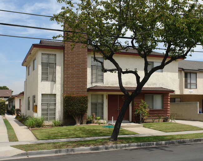 4921-4923 Pearce St in Huntington Beach, CA - Foto de edificio - Building Photo