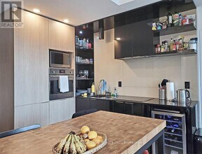 70 Temperance St in Toronto, ON - Building Photo - Building Photo