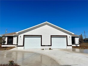 1131 SW 16th Terrace in Cape Coral, FL - Building Photo - Building Photo