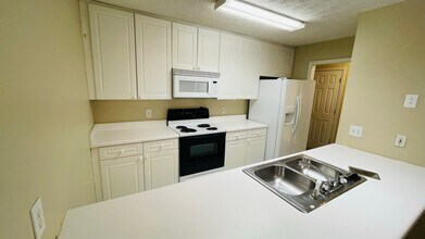 2428 E University Dr in Auburn, AL - Building Photo - Building Photo