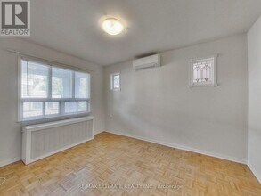 1652 Dufferin St in Toronto, ON - Building Photo - Building Photo