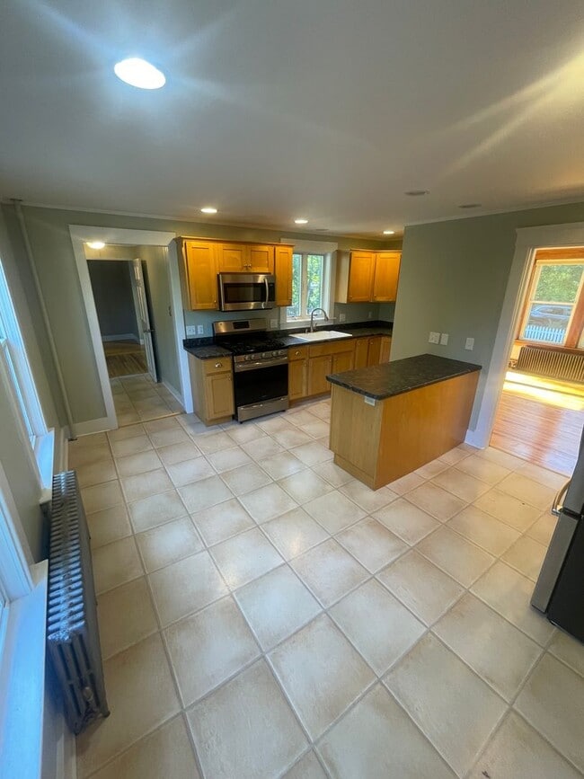 9 Pearl St in Lebanon, NH - Building Photo - Building Photo