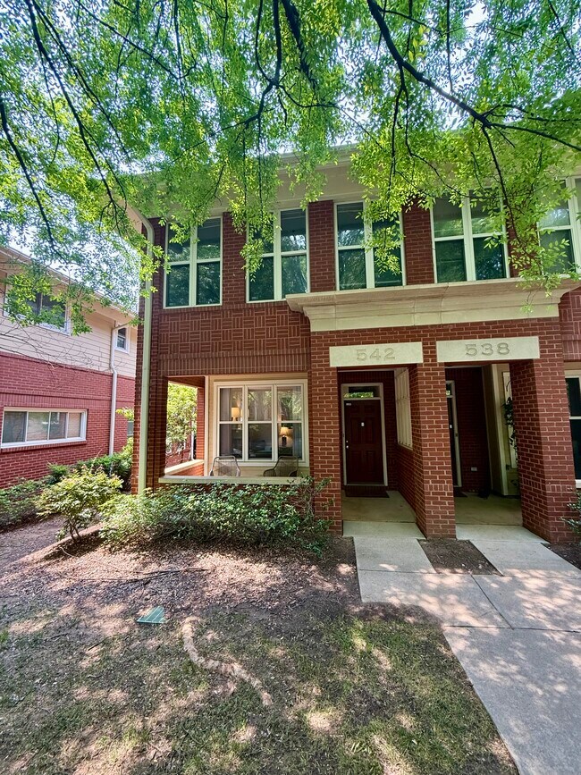 property at 542 E 9th St
