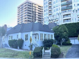 10577-10579 Ashton Ave in Los Angeles, CA - Building Photo