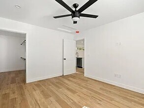 908 Daisy Ave in Carlsbad, CA - Foto de edificio - Building Photo