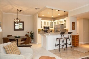 16912 Sims Ln, Unit 207 in Huntington Beach, CA - Building Photo