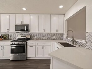 1001 Eaglewood Ave in Charlotte, NC - Building Photo - Building Photo