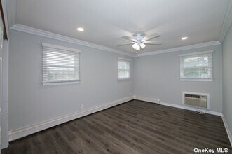 39 Elliott Pl, Unit 8B in Smithtown, NY - Building Photo - Building Photo