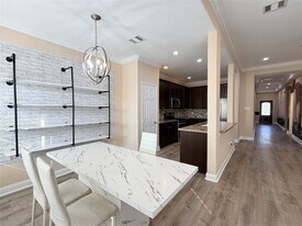 8002 Brandon St in Houston, TX - Building Photo