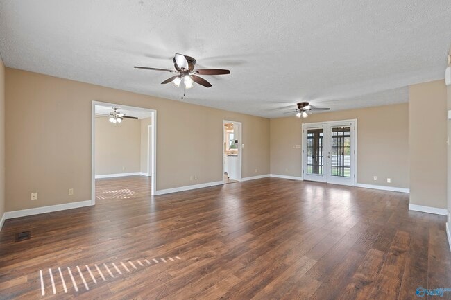 15153 New Cut Rd in Athens, AL - Building Photo - Building Photo