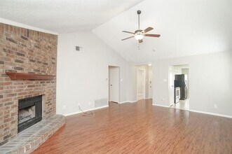 302 Rosemary Ln in Euless, TX - Building Photo - Building Photo