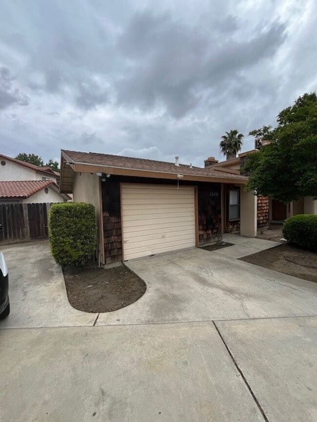 property at 4346 W Douglas Ave