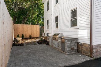 131 Broadway in Newport, RI - Building Photo - Building Photo