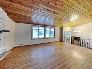 9241 34th Ave N in Minneapolis, MN - Building Photo - Building Photo