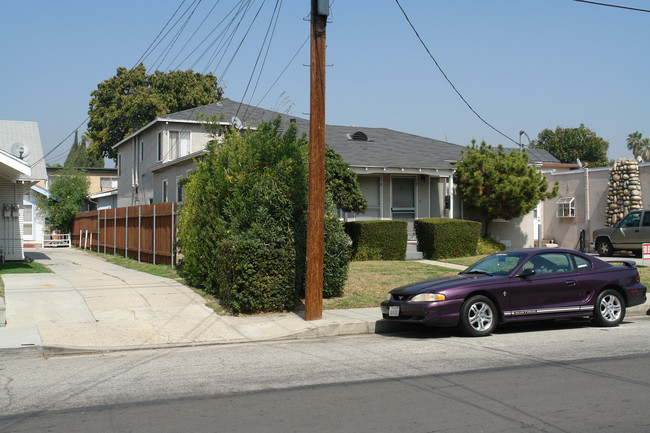 361-363 1/2 W Palmer Ave in Glendale, CA - Building Photo - Building Photo