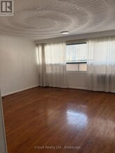 5084 Dundas St W in Toronto, ON - Building Photo - Building Photo