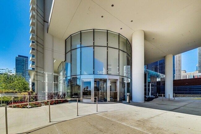 340 E Randolph St, Unit 4901 in Chicago, IL - Building Photo - Building Photo