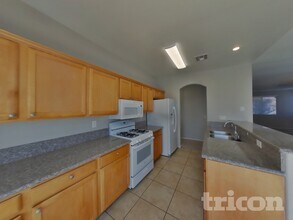 2907 Extravagant Ave, Unit AUCMCC in North Las Vegas, NV - Building Photo - Building Photo