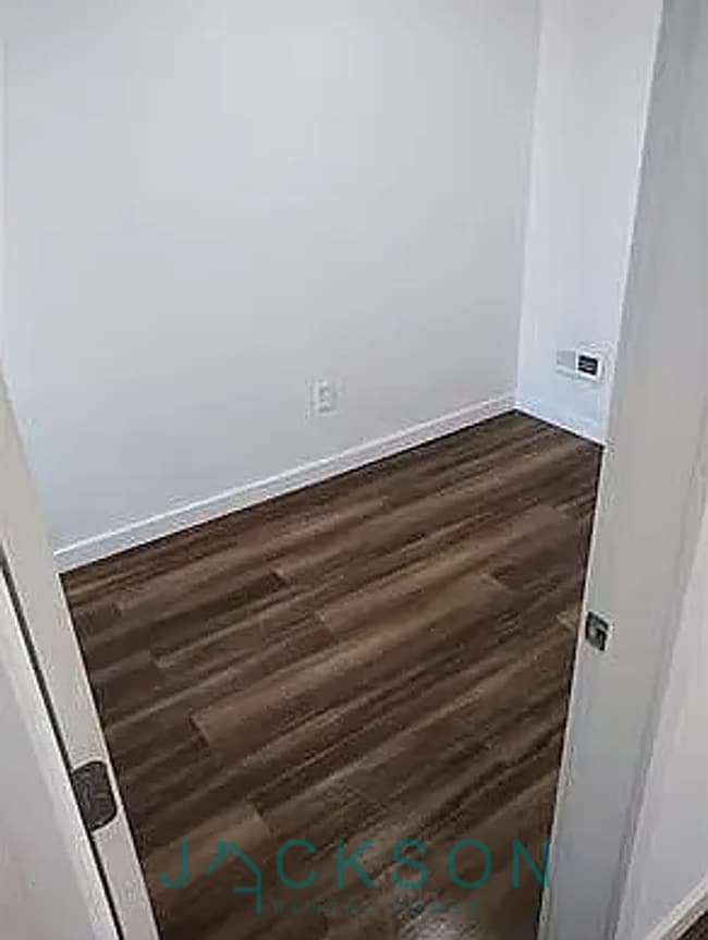property at 2907 N Ringgold St