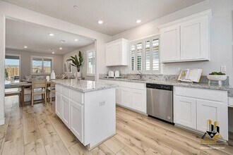 7001 El Cerrito Wy in Roseville, CA - Building Photo - Building Photo