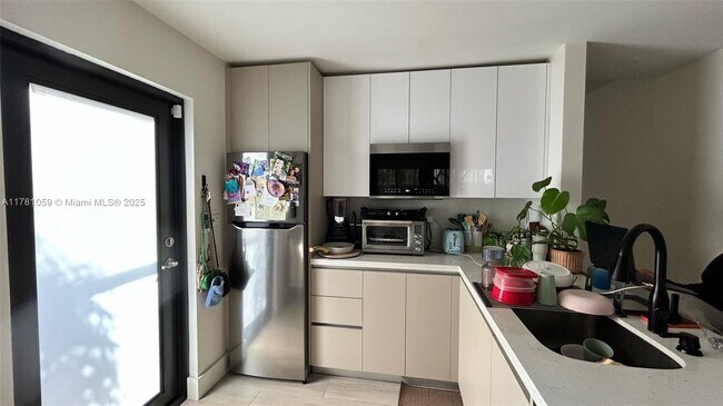3362 SW 7th St in Miami, FL - Building Photo - Building Photo