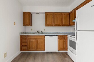519 NE 81st Ave in Portland, OR - Building Photo - Building Photo