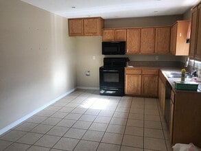 House A - 1252 Chace Rd., Winnie, TX 77665 in Winnie, TX - Building Photo - Building Photo