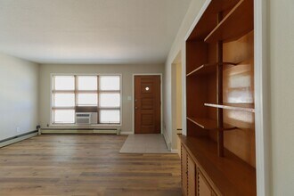 306 MO-124 in Hallsville, MO - Foto de edificio - Building Photo