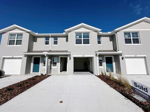 672 Moscato Dr in Daytona Beach, FL - Building Photo - Building Photo