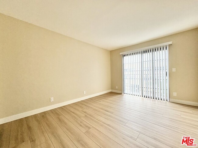 6202 Fulton Ave in Los Angeles, CA - Building Photo - Building Photo