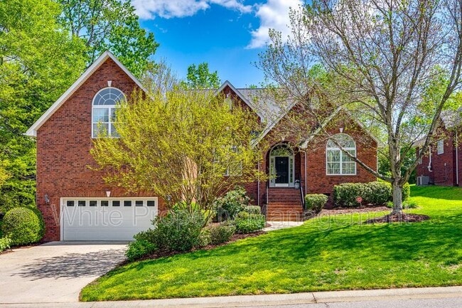 1126 Blowing Rock Cove