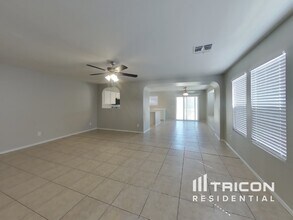 8318 E Peralta Ave in Mesa, AZ - Building Photo - Building Photo
